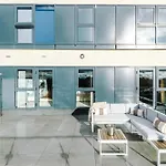 公寓 Luxury 2 Bed Apartment- Centre- Large Private Terrace & Free Parking