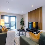 公寓 Luxury 2 Bed Apartment- Centre- Large Private Terrace & Free Parking 利兹