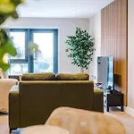 Luxury 2 Bed Apartment- Centre- Large Private Terrace & Free Parking 公寓 利兹