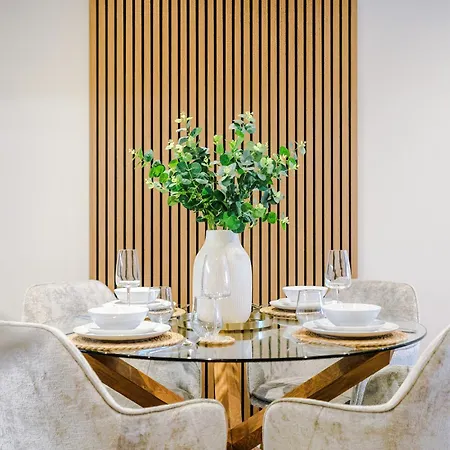 Appartement Luxury 2 Bed Apartment- Centre- Large Private Terrace & Free Parking