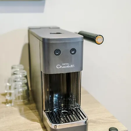 Luxury 2 Bed Apartment- Centre- Large Private Terrace & Free Parking شقة *