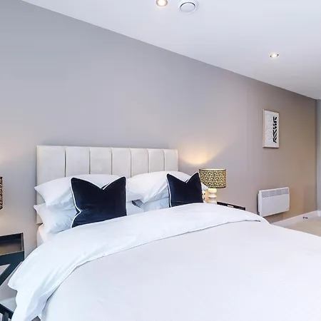 Appartement Luxury 2 Bed Apartment- Centre- Large Private Terrace & Free Parking Leeds (West Yorkshire)