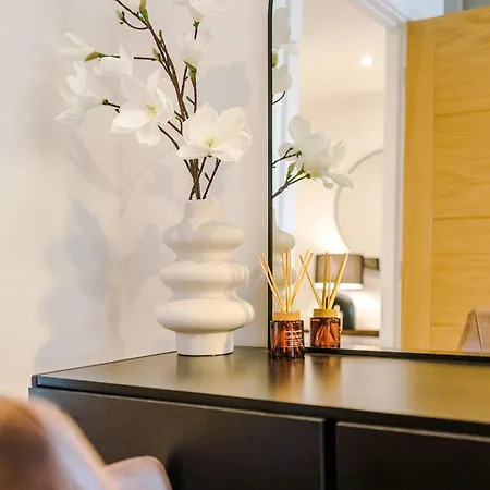 Luxury 2 Bed Apartment- Centre- Large Private Terrace & Free Parking Lägenhet Leeds (West Yorkshire)