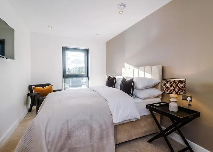 Apartamento Luxury 2 Bed Apartment- Centre- Large Private Terrace & Free Parking *