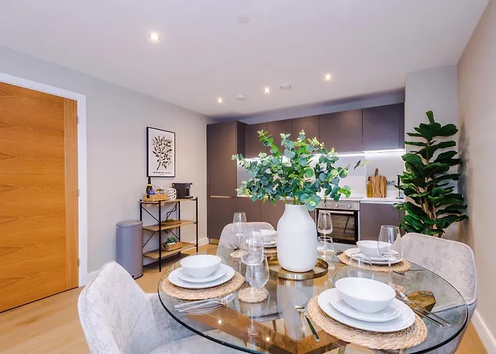 Apartamento Luxury 2 Bed Apartment- Centre- Large Private Terrace & Free Parking *