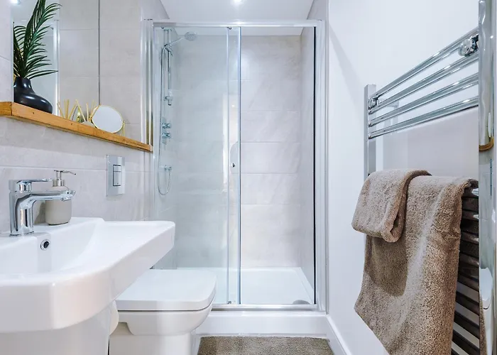 Apartment Luxury 2 Bed Apartment- Centre- Large Private Terrace & Free Parking Leeds (West Yorkshire)