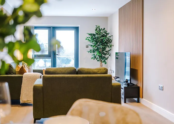 Luxury 2 Bed Apartment- Centre- Large Private Terrace & Free Parking Apartment Leeds (West Yorkshire)