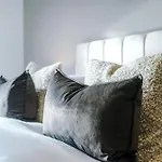 아파트 Luxury 2 Bed Apartment- Centre- Large Private Terrace & Free Parking 리즈