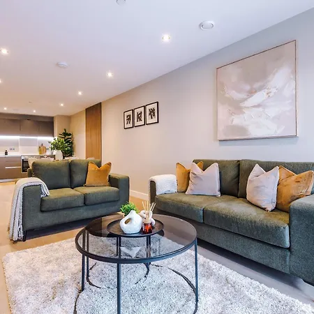 Luxury 2 Bed Apartment- Centre- Large Private Terrace & Free Parking 利兹